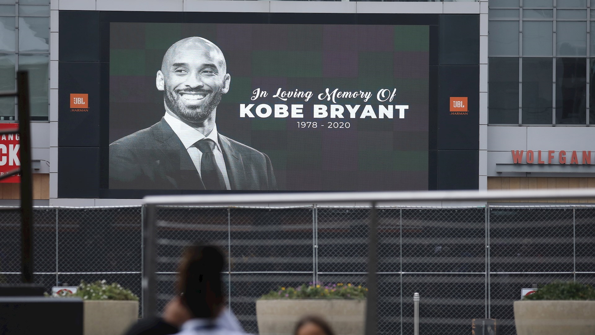 Marcelo Ebrard lamenta la muerte de Kobe Bryant