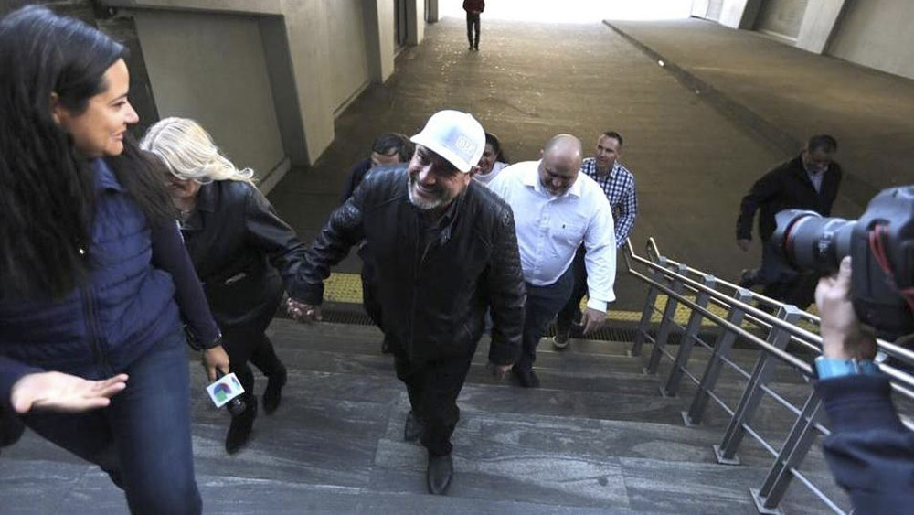 Integrantes de familia LeBarón se reúnen con Gertz Manero en la FGR