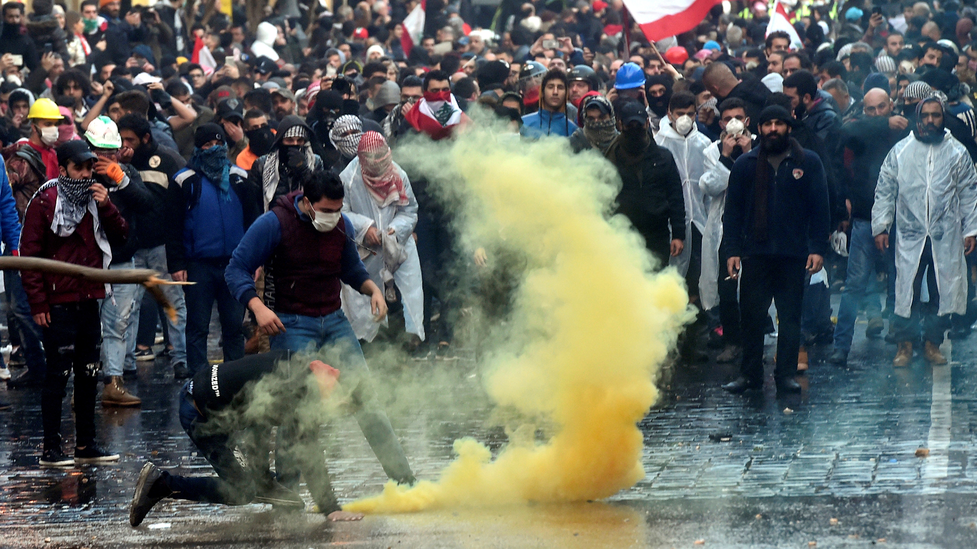 Más de 170 heridos en Líbano durante la peor jornada violenta por protestas