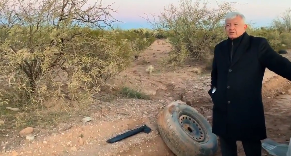 Camioneta de AMLO sufre ponchadura durante viaje a La Mora