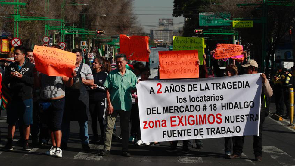 Gobierno capitalino se compromete con comerciantes del mercado Hidalgo