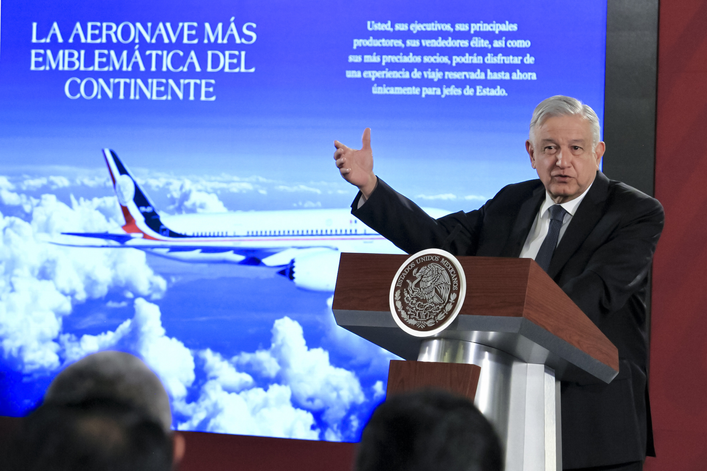 AMLO propone rifa para vender avión presidencial