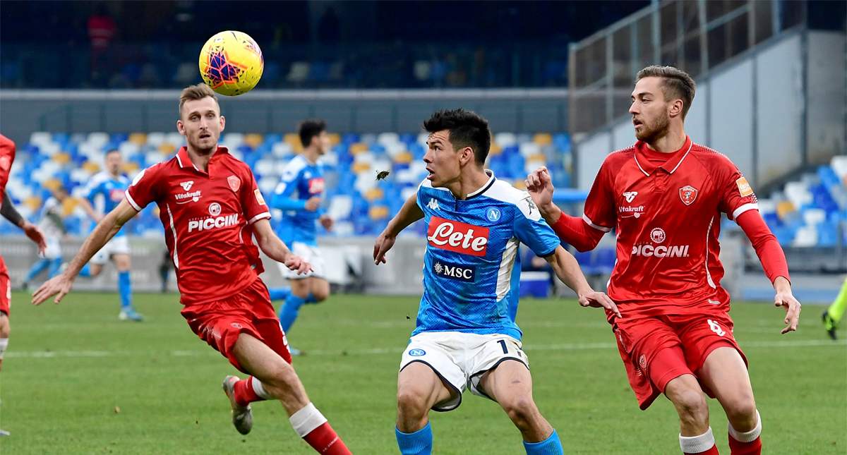 Hirving Lozano regresa a la titularidad en victoria del Napoli