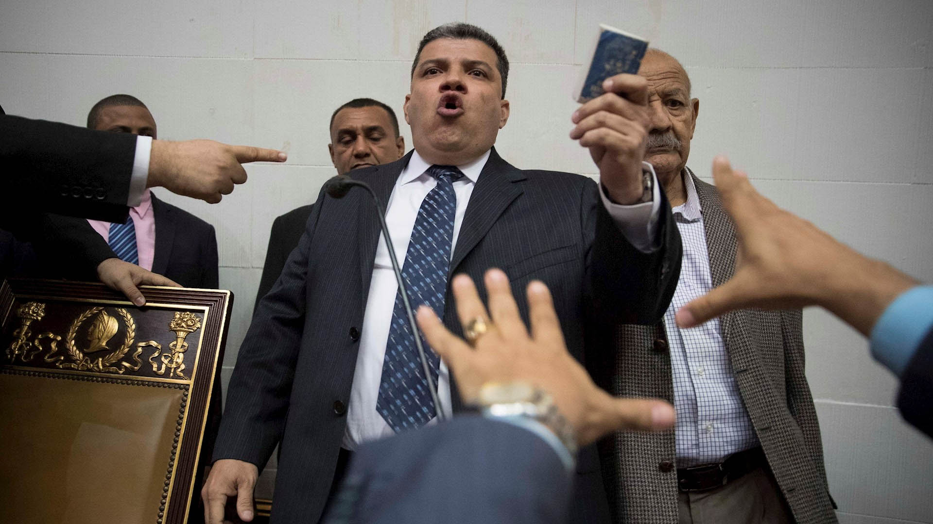 Gobierno interino de Bolivia rechaza “manipulación” de Maduro en Parlamento de Venezuela