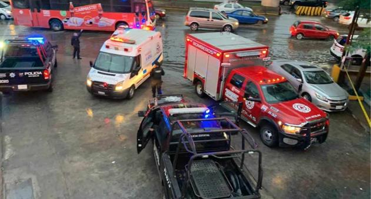 Asesinan a mujer afuera de estación del Metro en Nuevo León