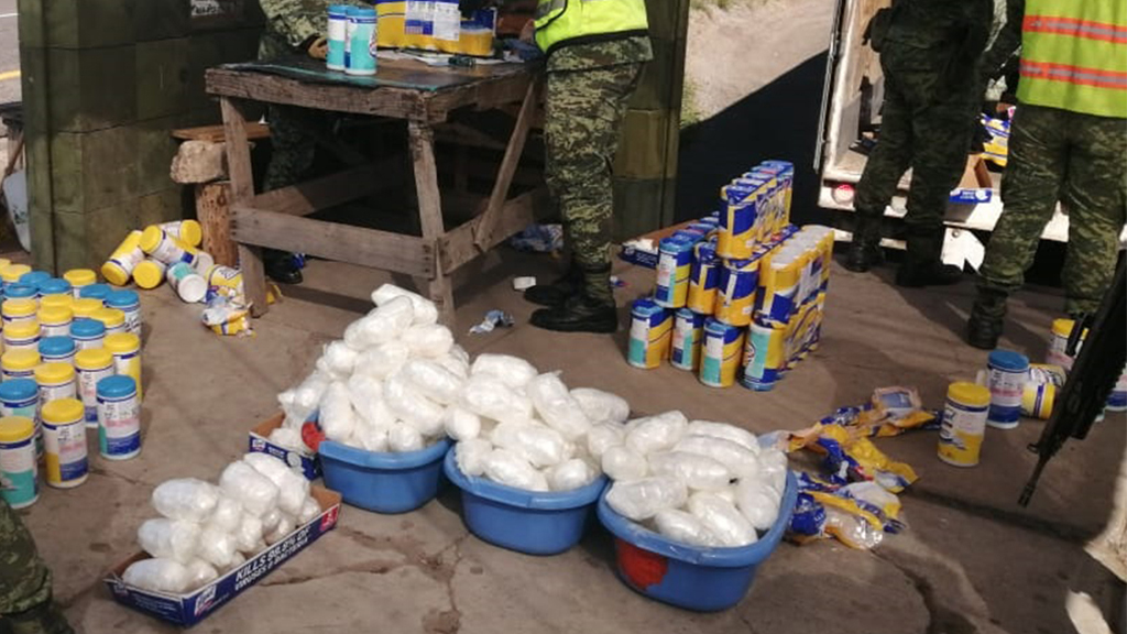 Aseguran laboratorio de drogas sintéticas en Culiacán