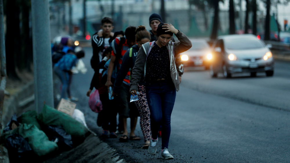 Al menos 400 migrantes hondureños de la caravana han regresado a su país