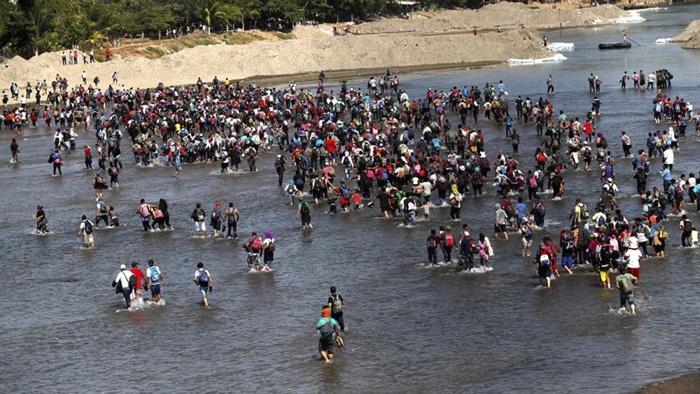 EE.UU. elogia a México por contención de migrantes en frontera con Guatemala - migrantes-rechazan-oferta-de-segob-y-cruzan-el-rio-suchiate