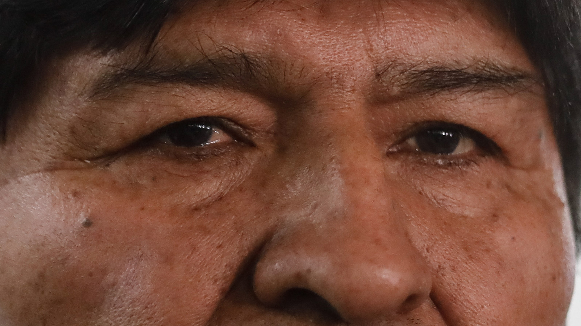 Evo Morales pide que titular del Tribunal de Bolivia asuma la Presidencia