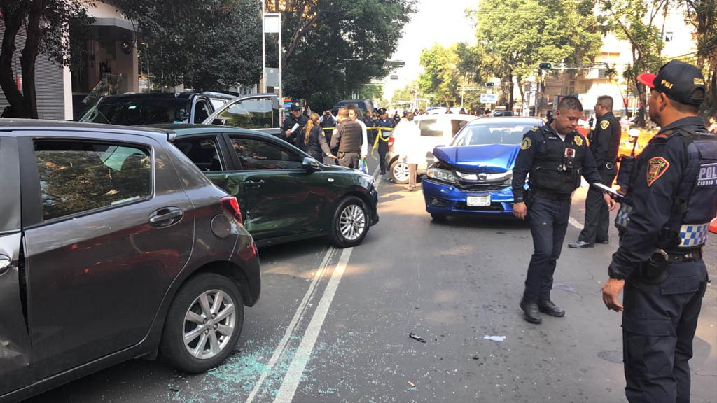 Sujetos armados balean a automovilista en la Narvarte