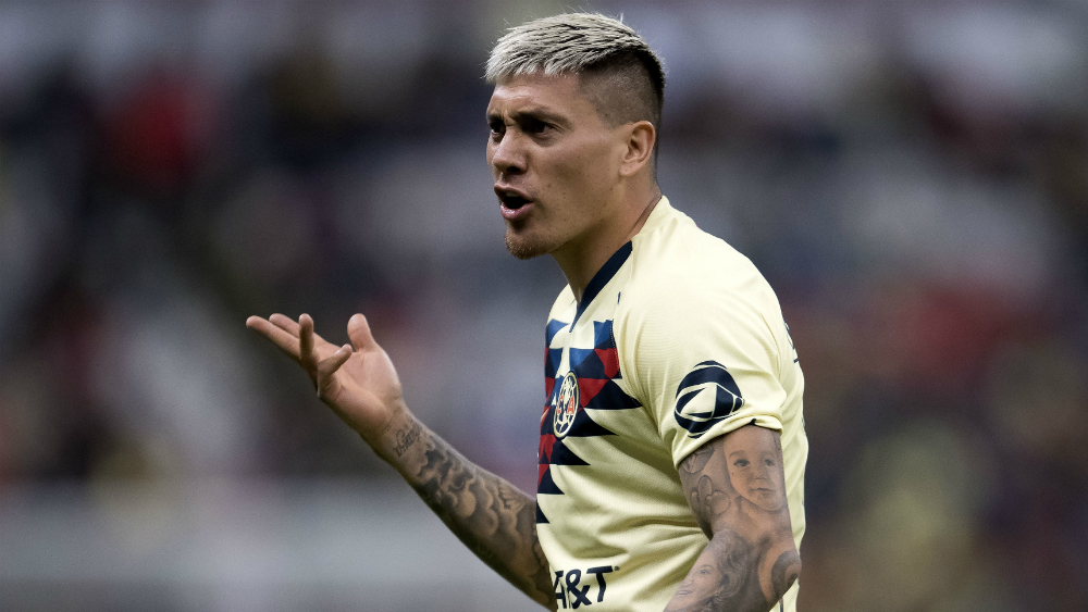 Operan a Nicolás Castillo con éxito