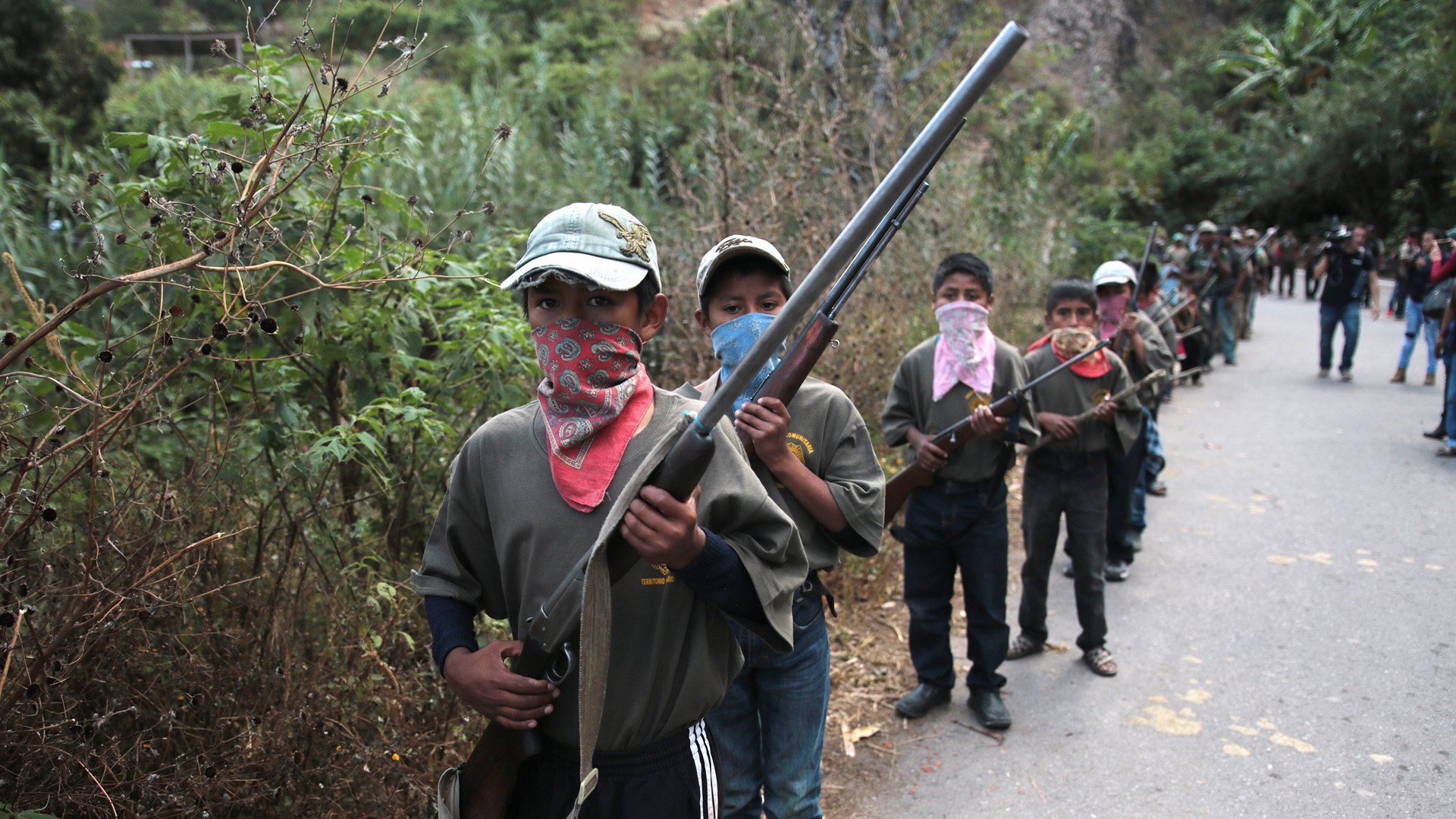 Niños policía, una seria realidad en el estado de Guerrero