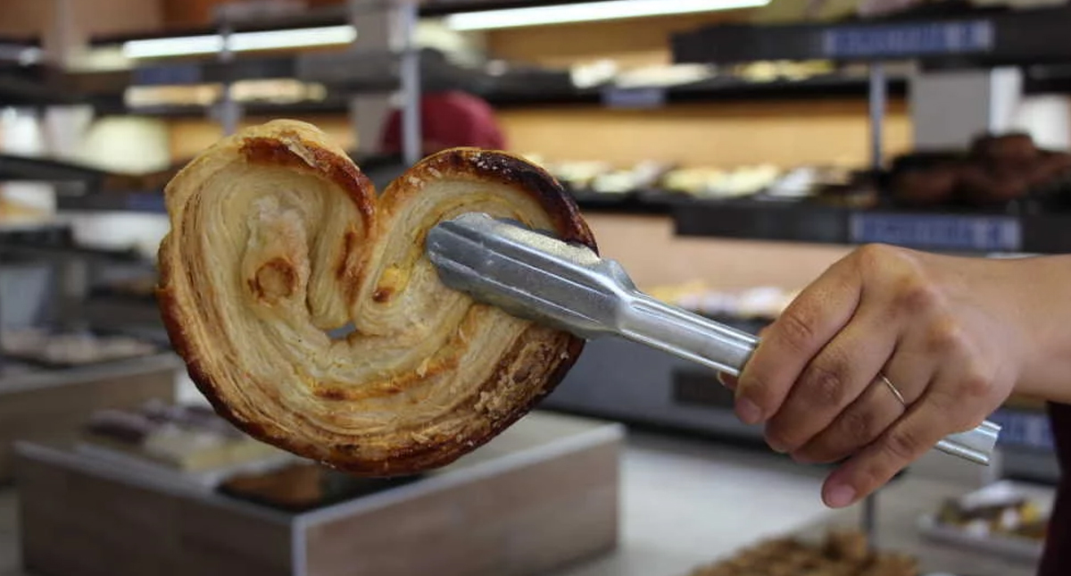 #Video Hombre armado roba las ganancias y una oreja de panadería en Veracruz