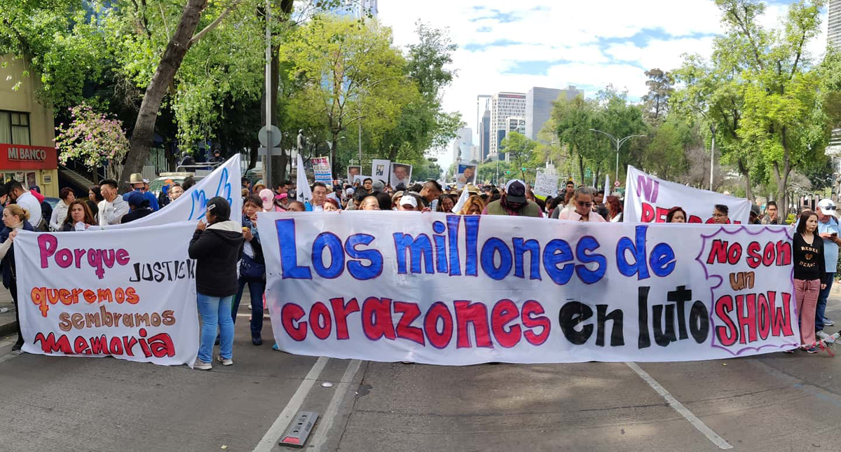 Caminata por la Verdad rechaza diálogo con gabinete de seguridad; recibe agresiones en el Zócalo - parte-de-la-caminata-por-la-verdad