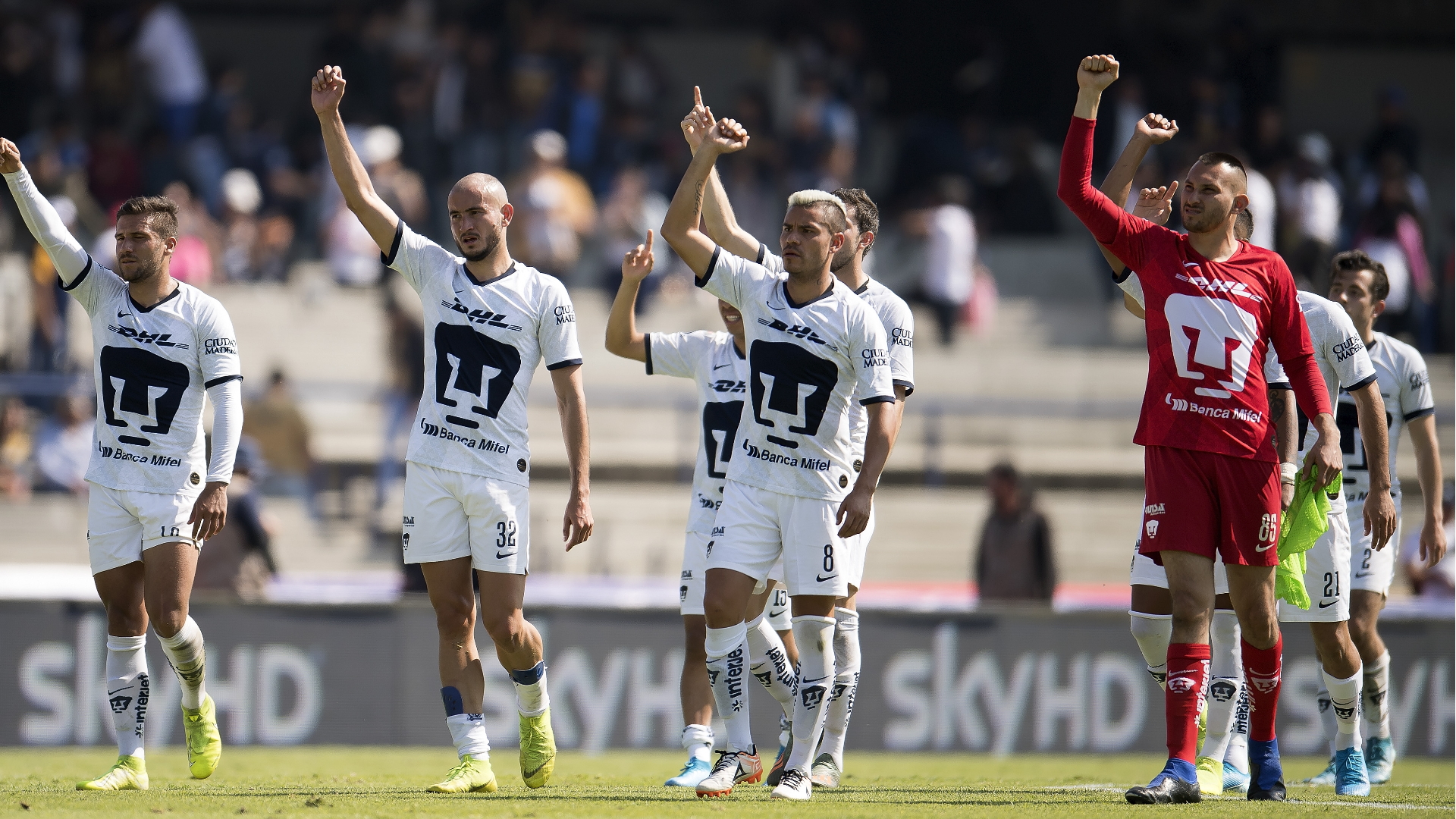 Pumas derrota a Pachuca con goles de debutantes