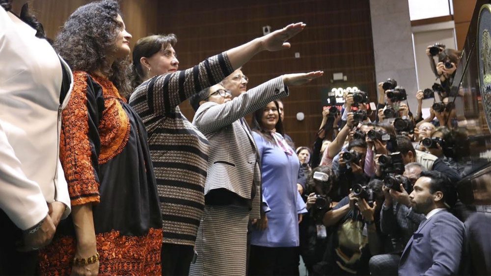 Ratifican a Raquel Buenrostro en SAT y a Thalía Lagunas en SHCP