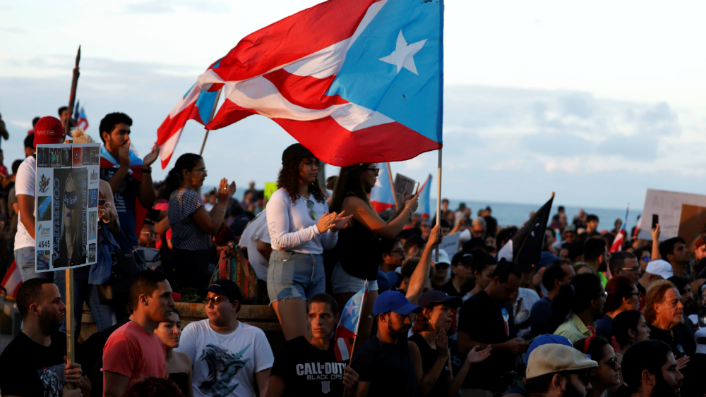 Ricky Martin apoyará protestas por gestión de suministros en Puerto Rico