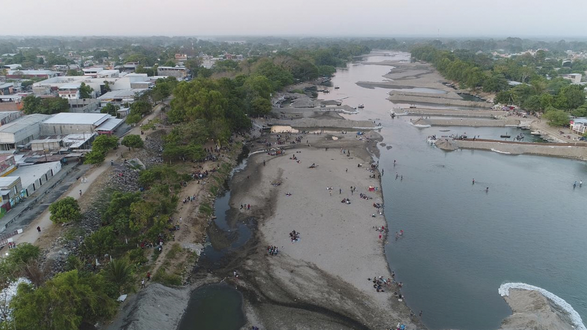 INM y GN mantienen vigilancia en margen del río Suchiate