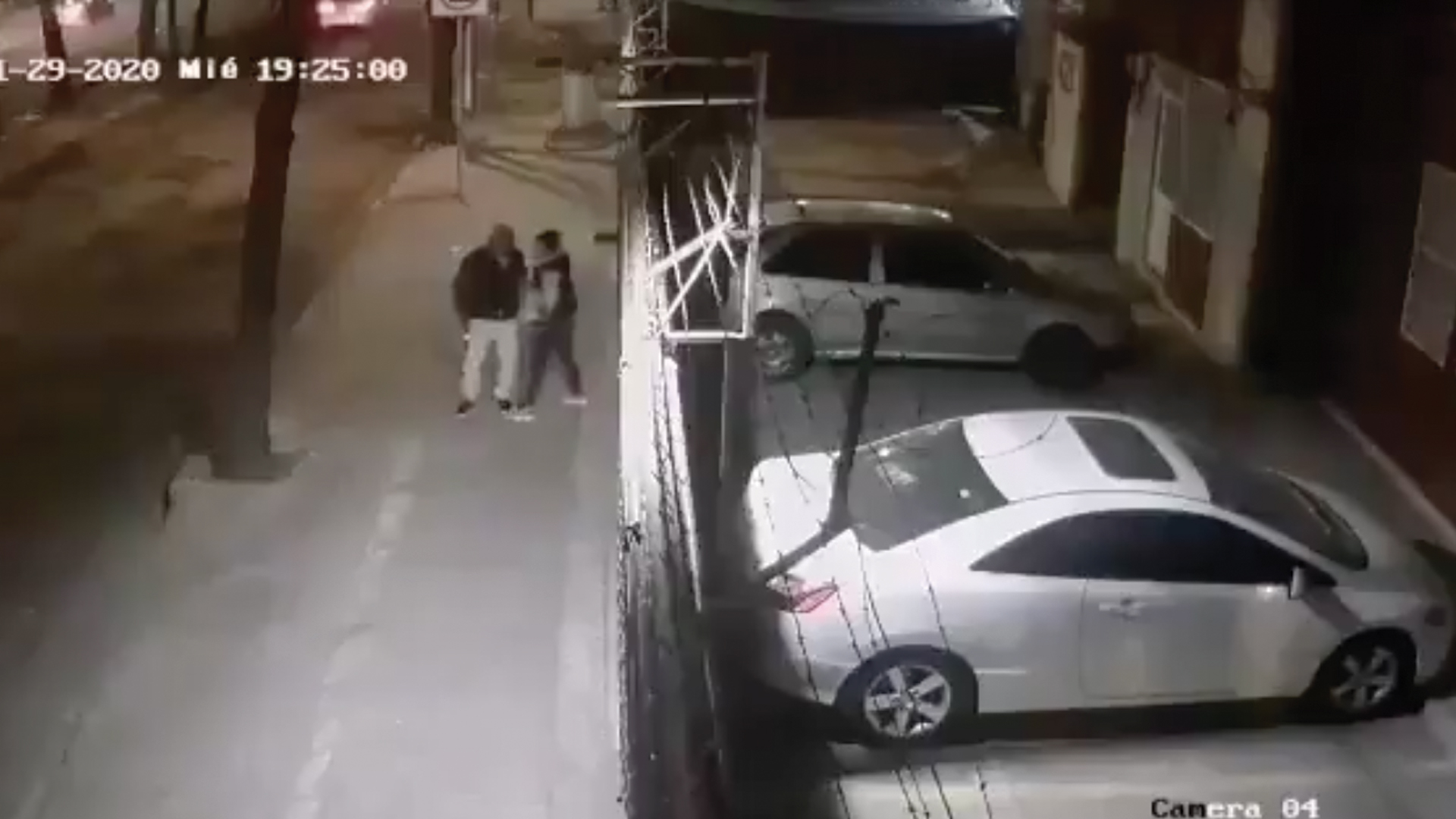 #Video Asaltan a mujer en menos de 40 segundos en Azcapotzalco