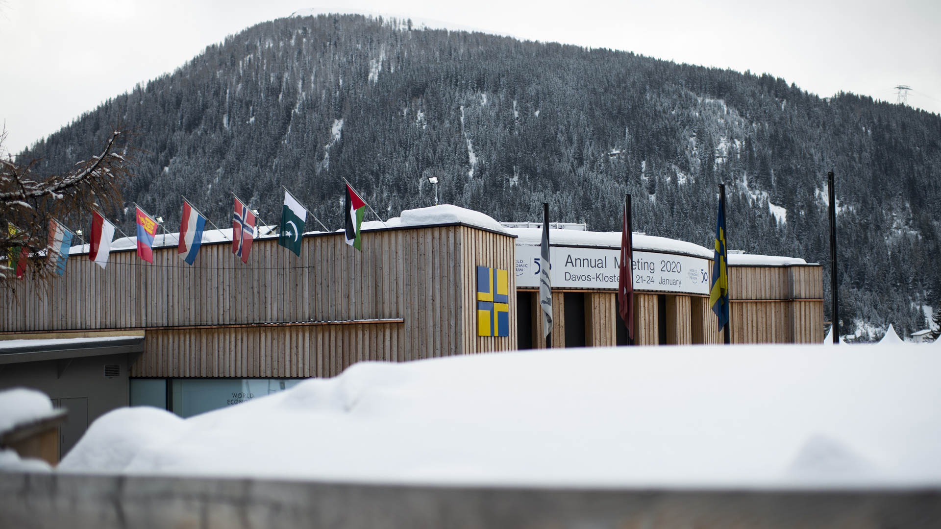 Altos ejecutivos del mundo estarán bajo presión moral en Davos - sede-del-foro-economico-mundial