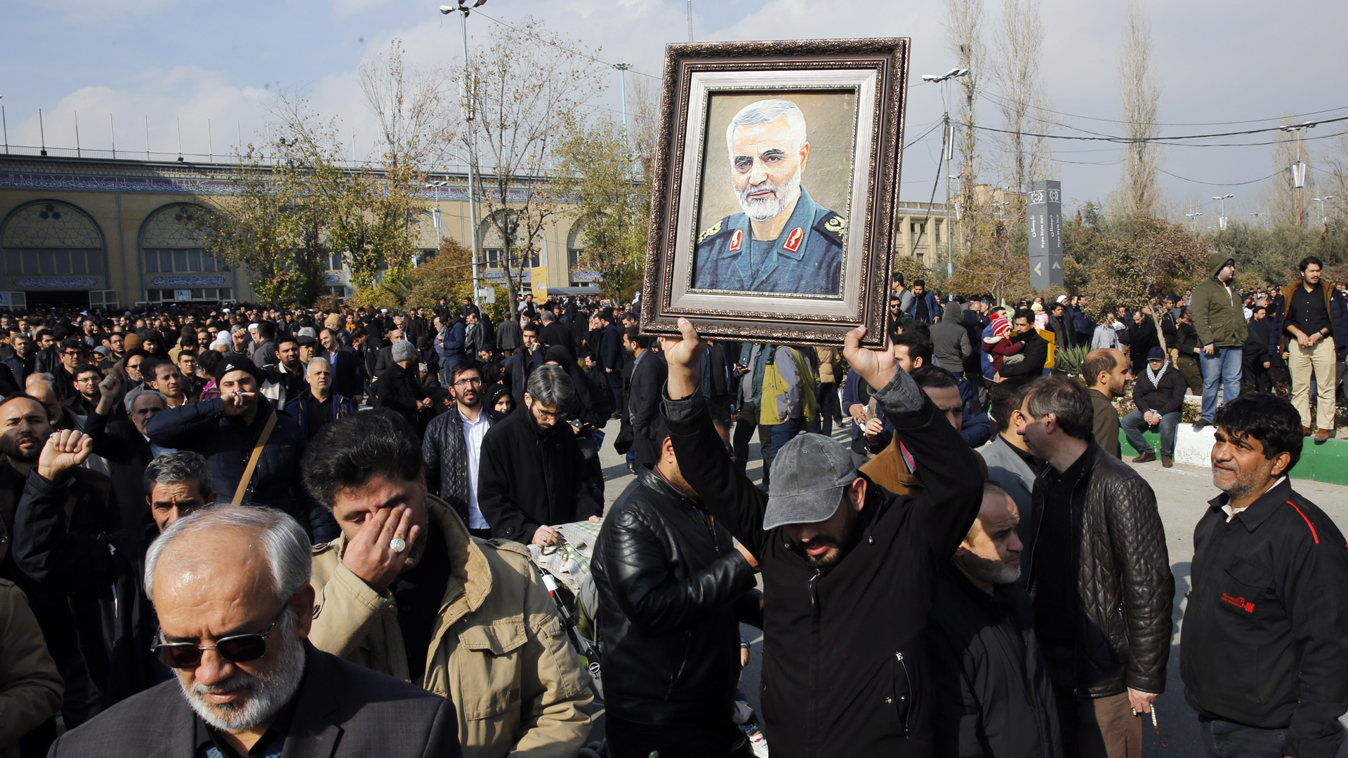 Reino Unido pide a Irán “adoptar ruta diplomática” para reducir tensiones