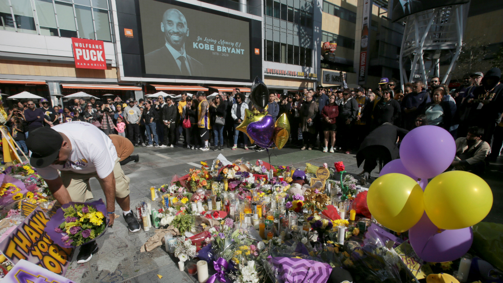 Tras muerte de Kobe Bryant, NBA pospone el duelo Lakers-Clippers