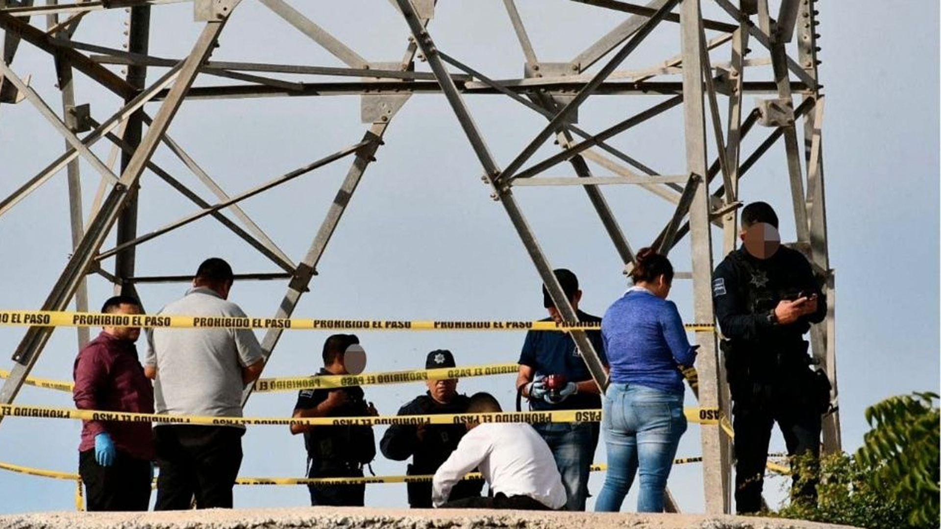 Menor se suicida colgándose de torre de electricidad en Mazatlán