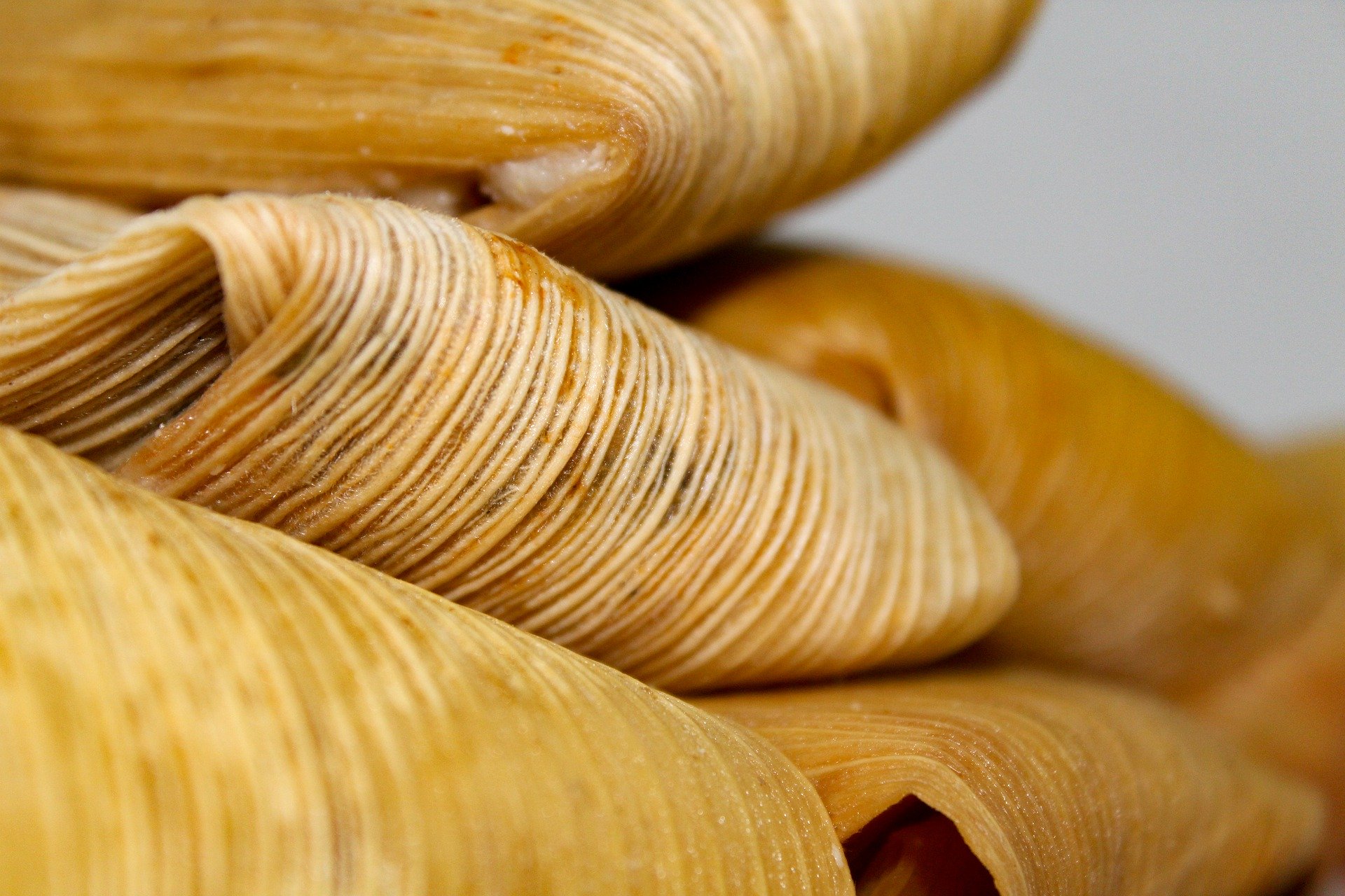 ¿Qué tal ver el Super Bowl con tamales… maridados con vino?