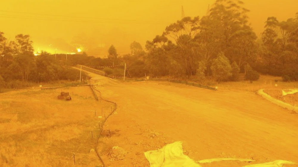 Ciudad de Australia registra temperatura de 69.8 grados durante tormenta de fuego