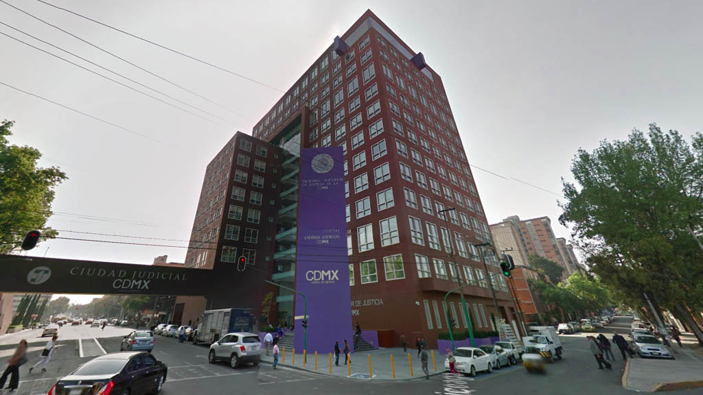 Acusan a magistrado capitalino de abusar sexualmente de sus hijas