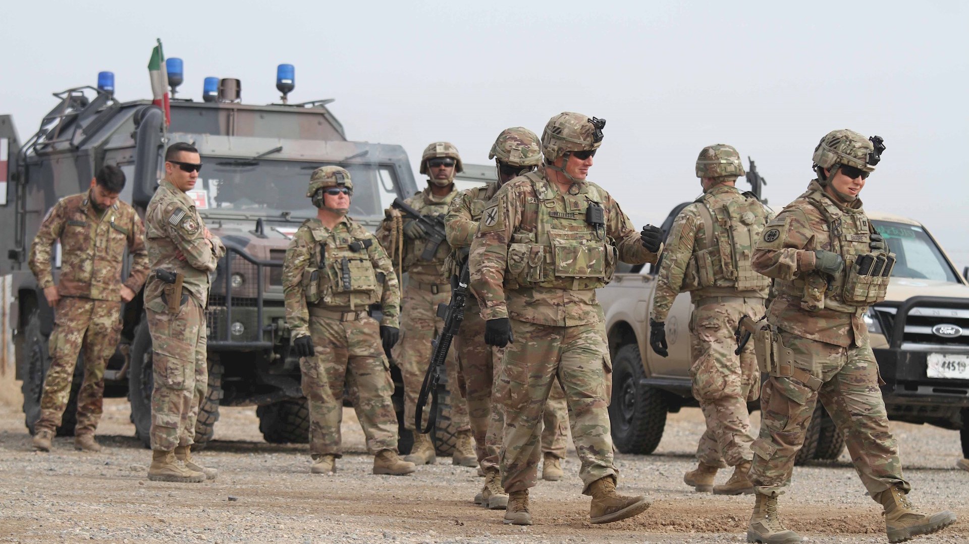 E.UU. reubicará sus tropas en Irak pero de momento no las retira