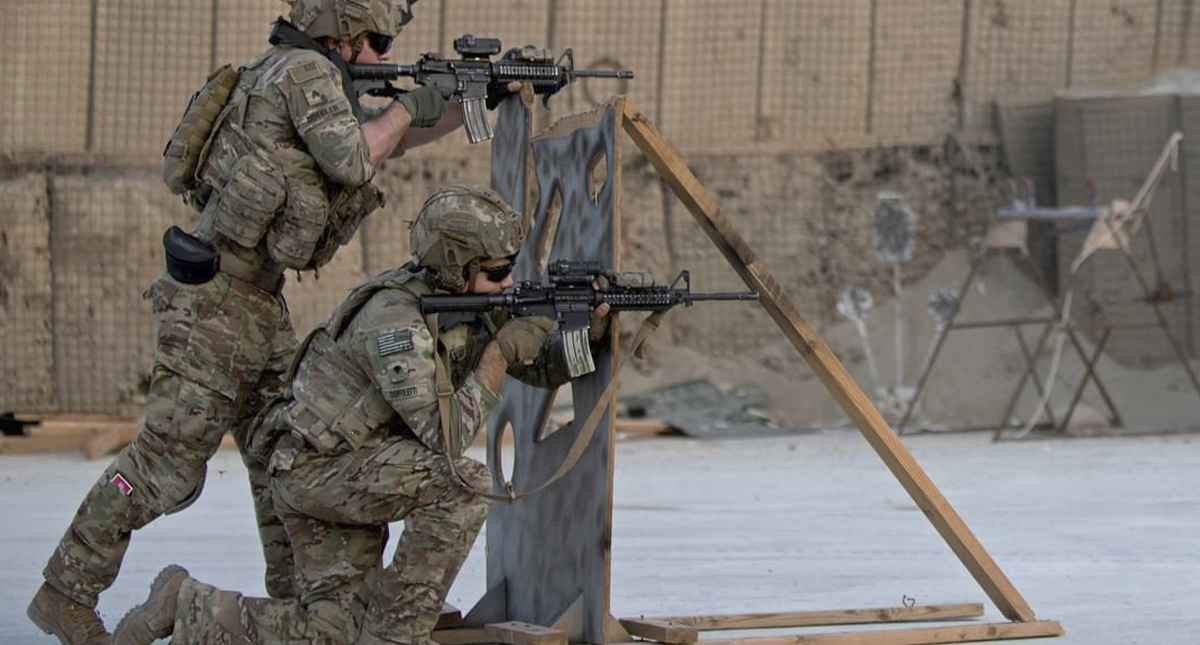 “No hay ninguna decisión de abandonar Irak”, afirma Jefe del Pentágono