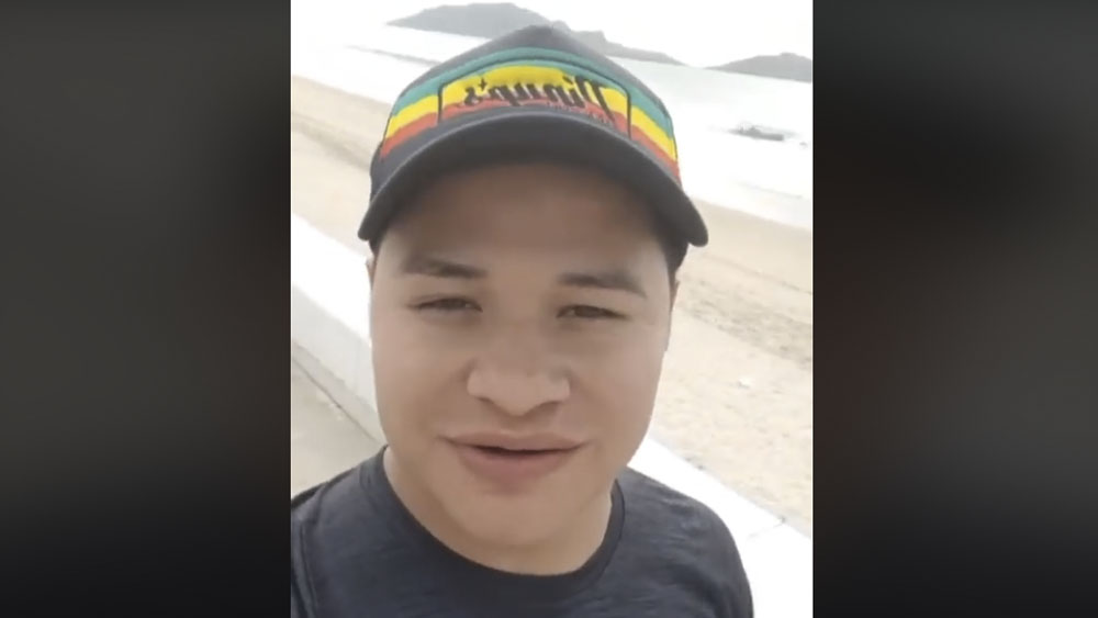 #Video Agreden a vocalista de ‘Los Recoditos’ durante transmisión en vivo