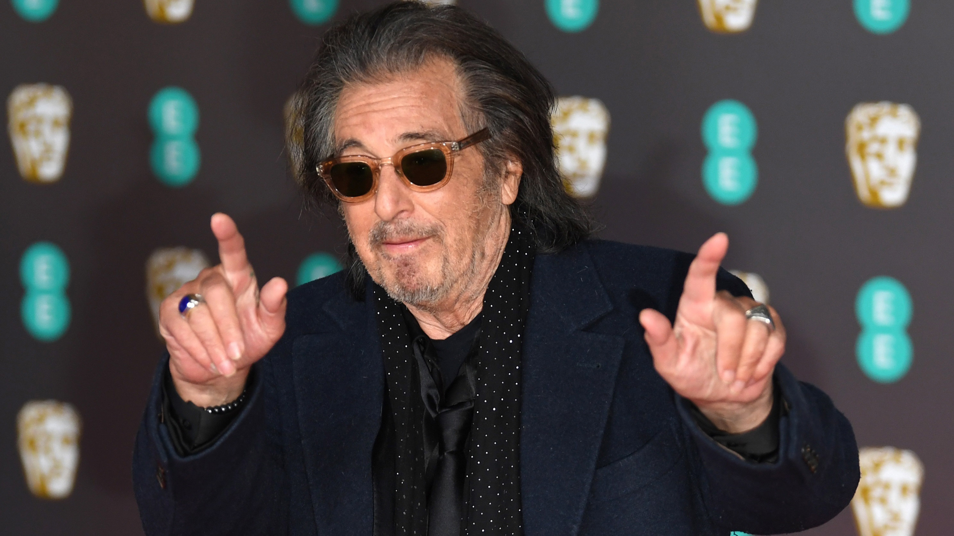 Al Pacino se cae en alfombra roja de los premios Bafta - al-pacino-en-alfombra-roja-de-los-bafta
