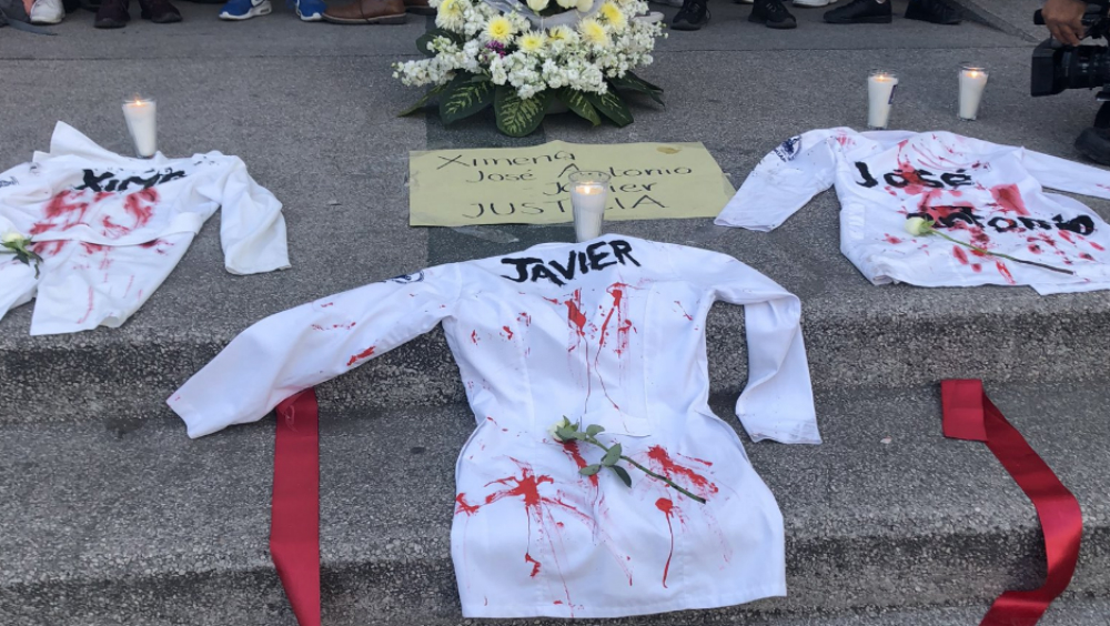 Tras asesinato de estudiantes y chofer, alumnos toman Facultad de Medicina de la BUAP