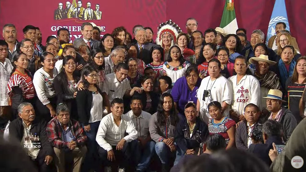 Pueblos originarios deben ser escuchados y atendidos, afirma López Obrador