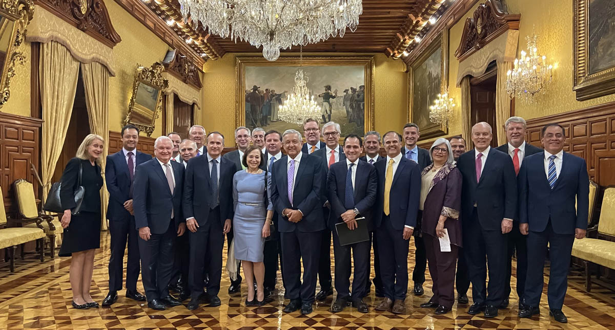 López Obrador sostiene reunión con presidenta de AS/COA y directivos de empresas