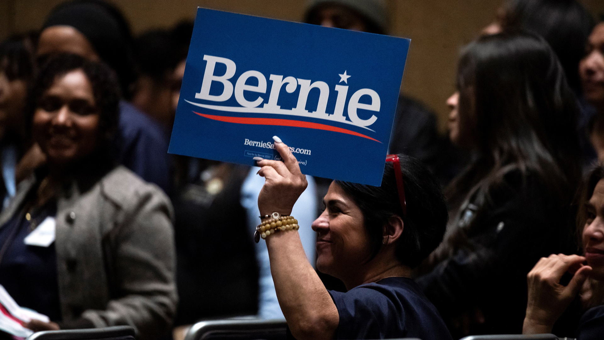 Bernie Sanders triunfa en primarias de Nevada