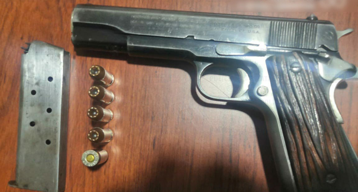 Detienen en Edomex a tres con arma de uso exclusivo del Ejército