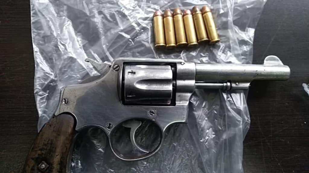 Detienen en Uruapan a cuatro sujetos con armas y metanfetamina