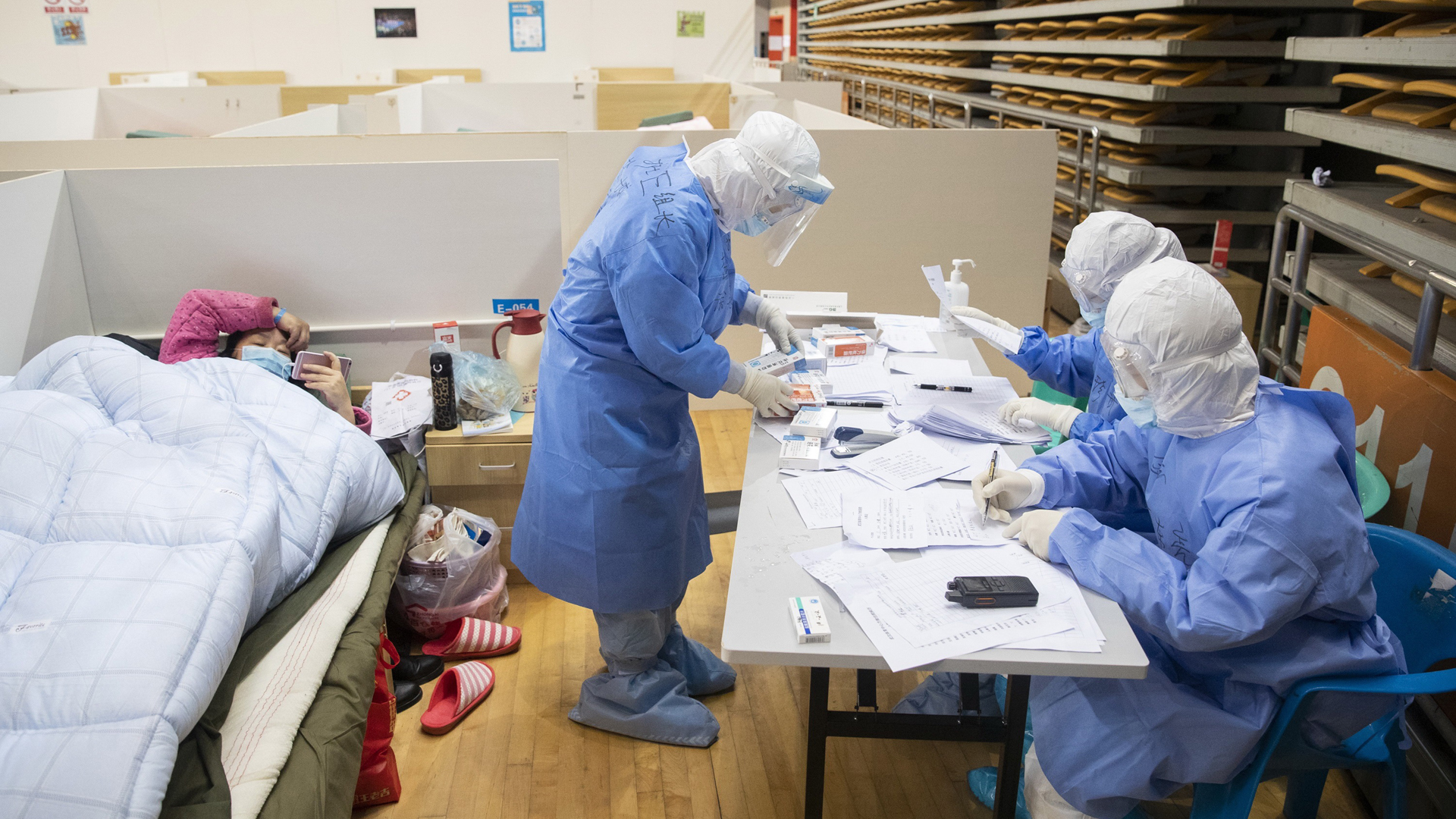 Suman 77 muertos por COVID-19 en Irán