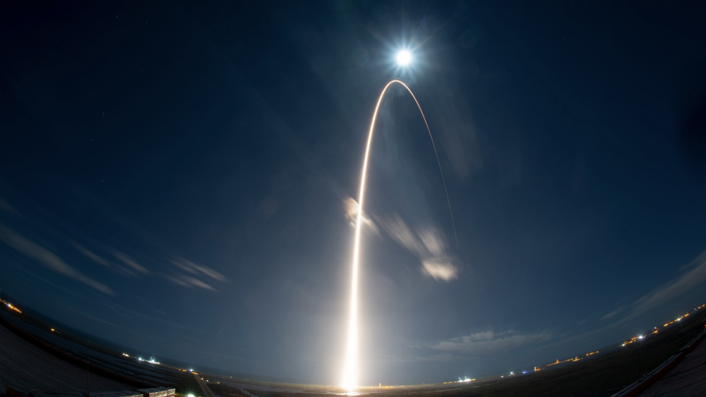 La noche y la Luna se alían en un lanzamiento espectacular para Solar Orbiter