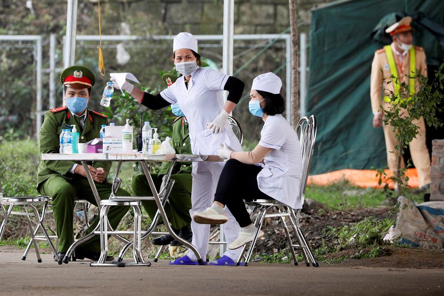 Vietnam rechaza el desembarco a un crucero por riesgo de coronavirus
