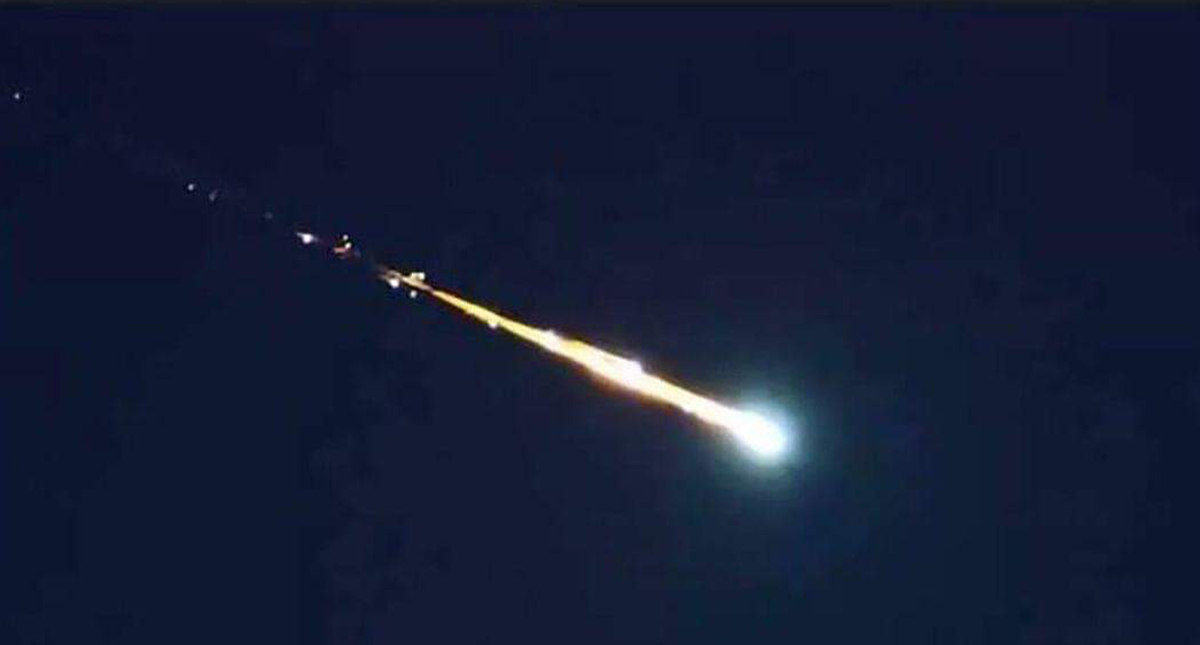 #Video Cae meteorito en el centro de México #Video Cae meteorito en el centro de México