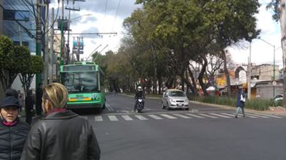 #Video Manifestantes reabren Calzada Taxqueña #Video Manifestantes reabren Calzada Taxqueña