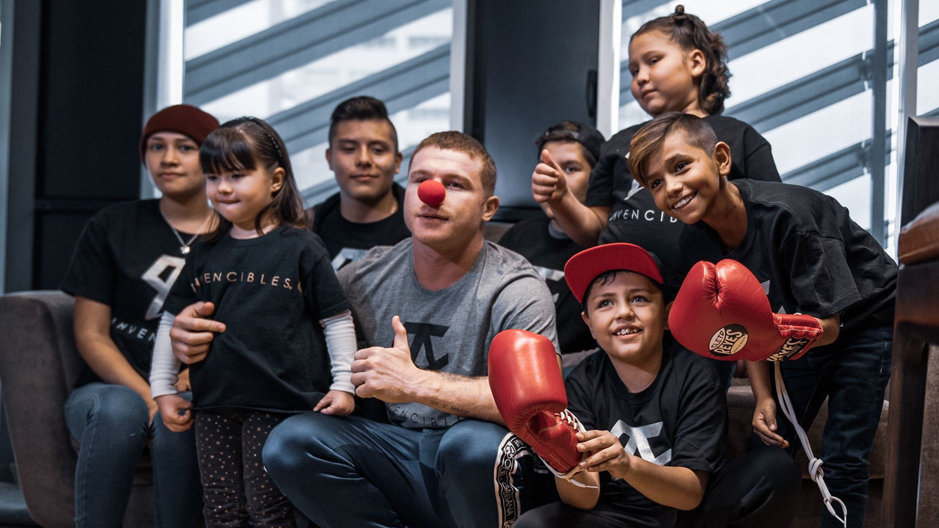 ‘Canelo’ Álvarez ayuda a niños con cáncer en compra de medicamentos