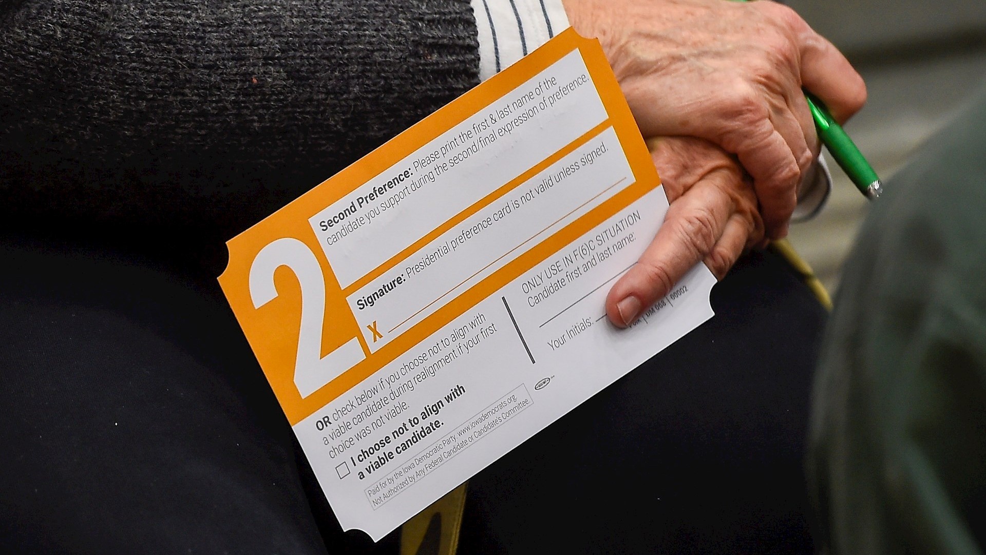 Demócratas piden recuento de resultados en Iowa tras días de confusión