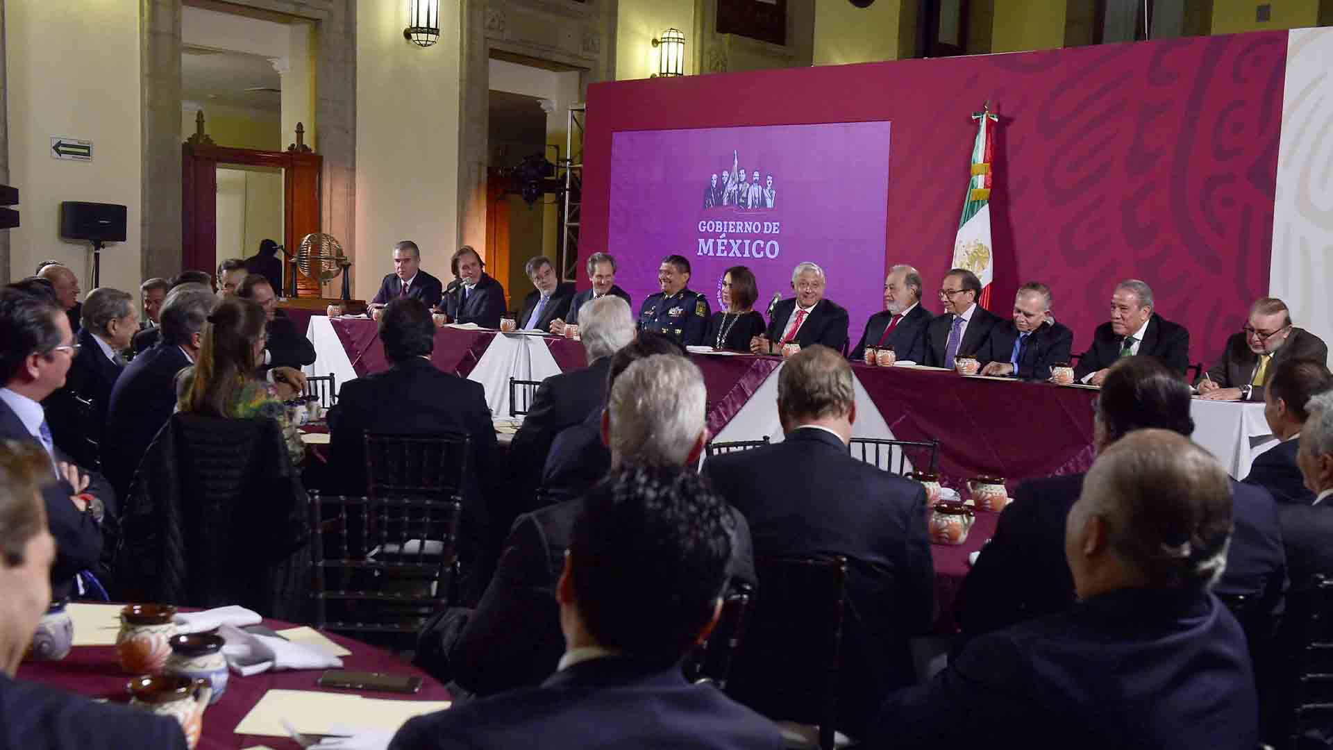 “Iban hasta contentos”, Monreal sobre empresarios en cena con AMLO