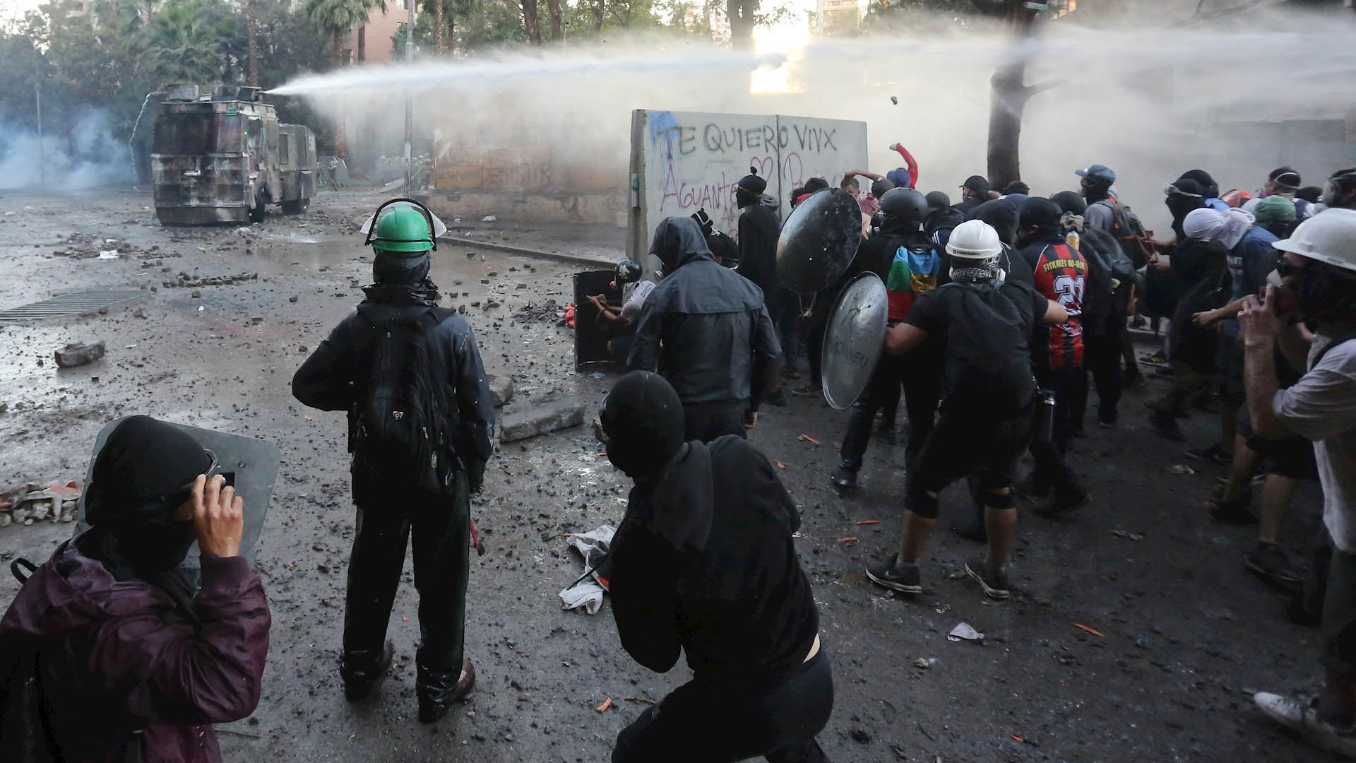 Nuevas protestas en Chile tras polémica restitución de gobernador