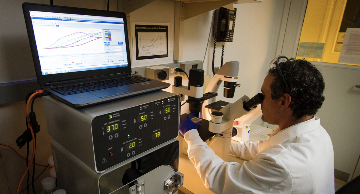 Tec de Monterrey analiza ADN del coronavirus para el desarrollo de vacuna